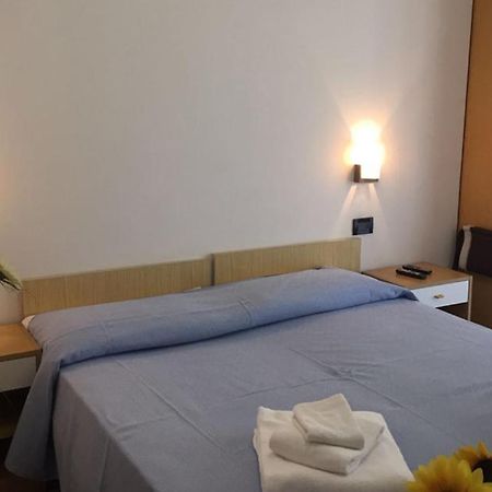 B&B Hotel Lucciola Каттоліка Екстер'єр фото