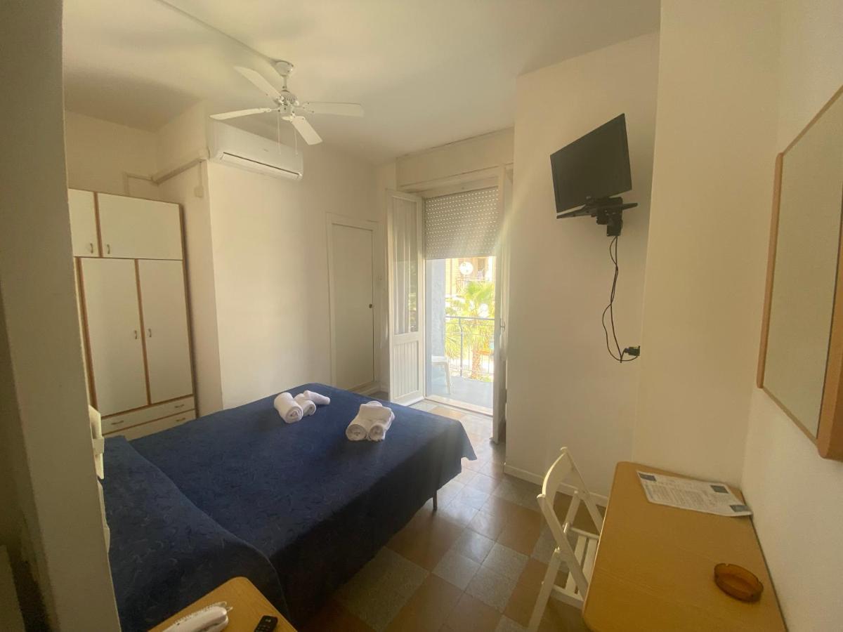 B&B Hotel Lucciola Каттоліка Екстер'єр фото