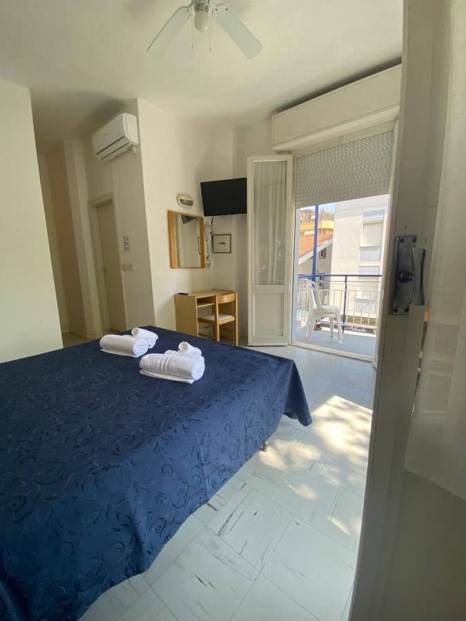 B&B Hotel Lucciola Каттоліка Екстер'єр фото